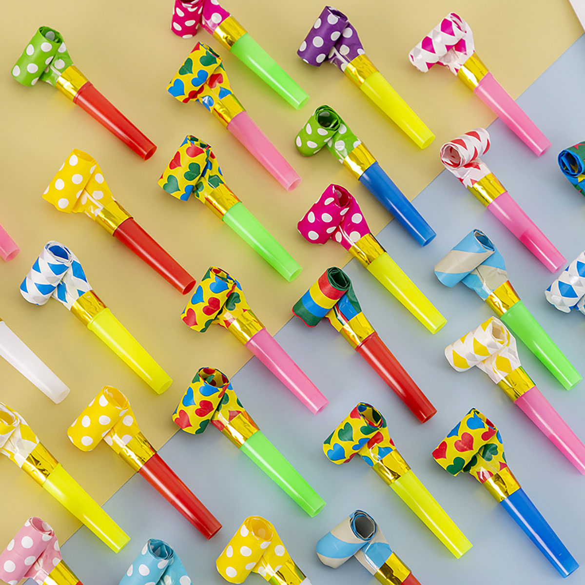 30 PZ Fischietti Colorati Gioc - Party Games Adult Birthday recensione e prezzo